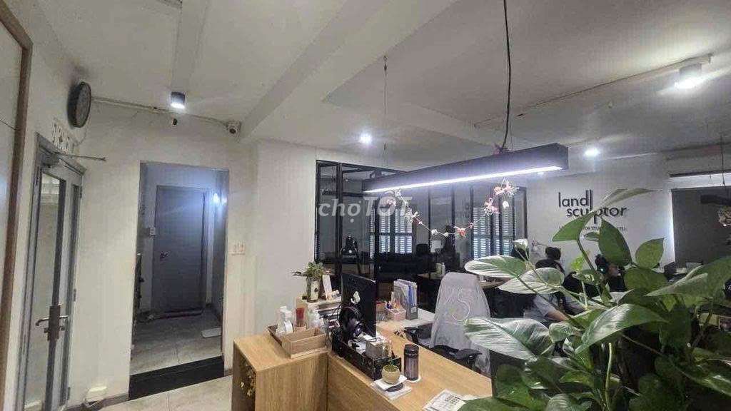 Фото 3: Квартира L6 с лифтом. 145 м², 3 спальни, прямо на углу Нгуен Зу. Цена всего 3x