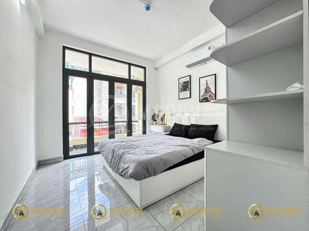 Сдаётся квартира прямо у аэропорта, 60 м², балкон, очень просторная