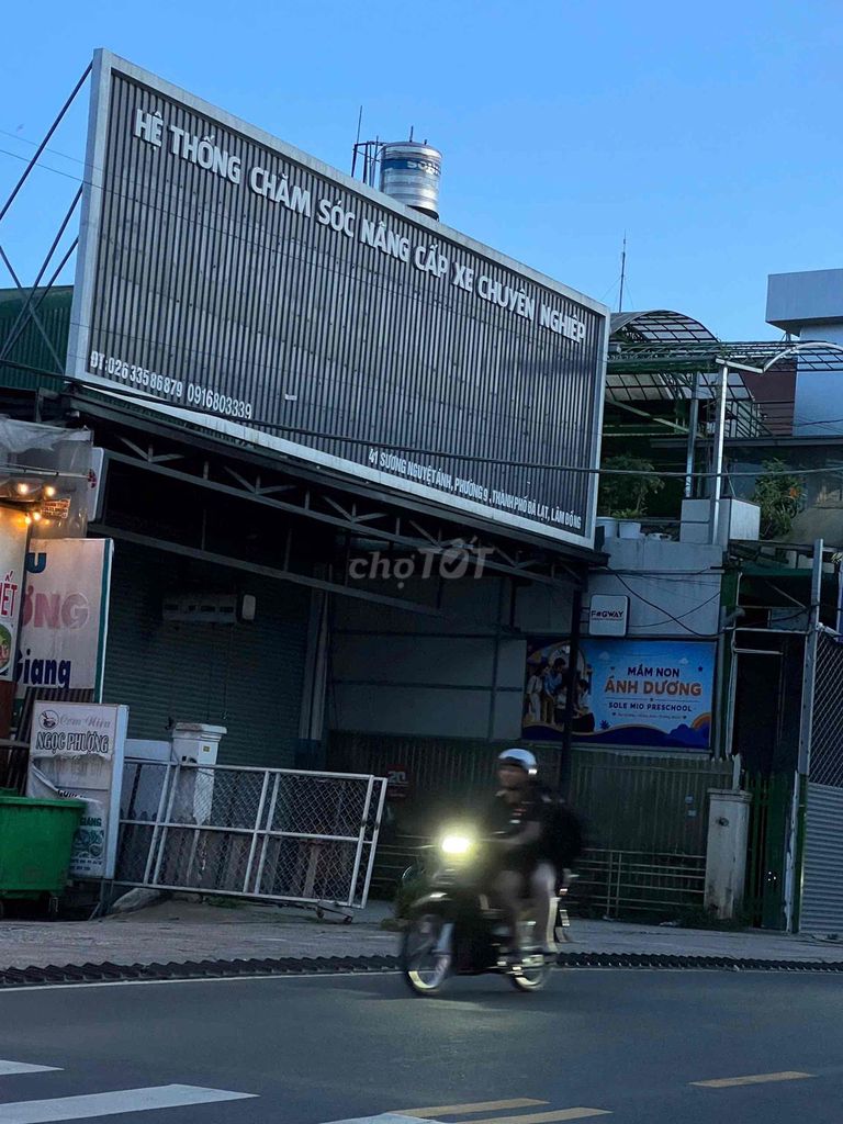 Фото 2: 🔥 СДАЁТСЯ ПОМЕЩЕНИЕ НА ПЕРВОЙ ЛИНИИ ПО УЛИЦЕ СЫОНГ НГУЕТ АНЬ – ДАЛАТ 📍 Сыонг Нгует