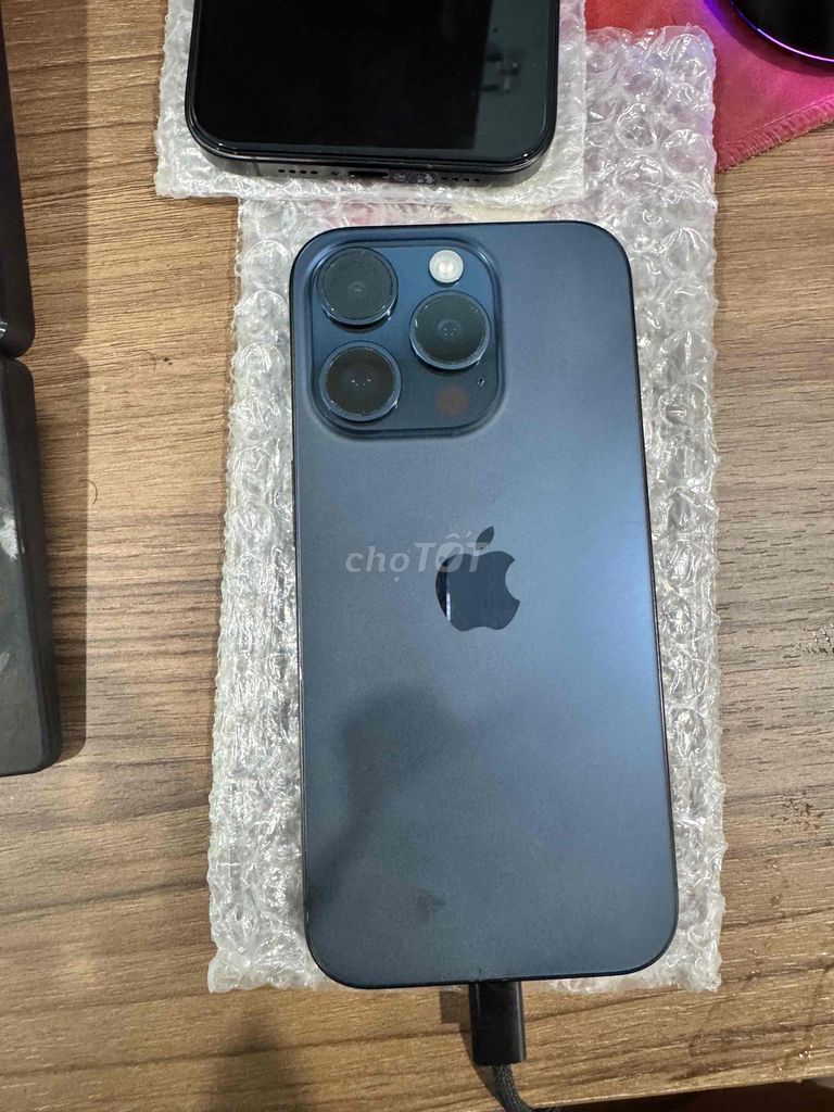 Фото 3: Apple iPhone 15 Pro 128GB синий как новый