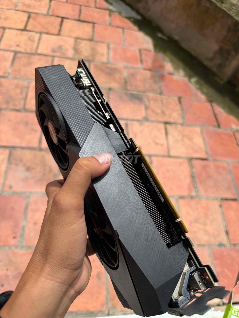 Фото 2: Видеокарта Asus RTX 2060 Super, чёрная