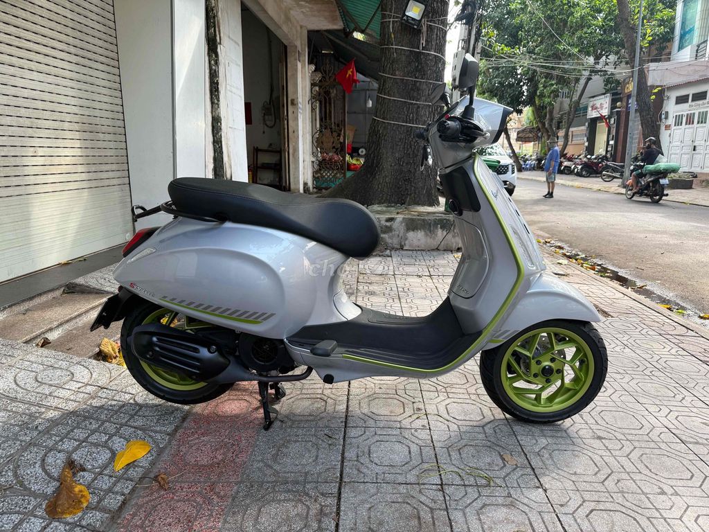 Фото 3: Piaggio Vespa Sprint 150 Tech 2022 Серебристый 4.xxx км