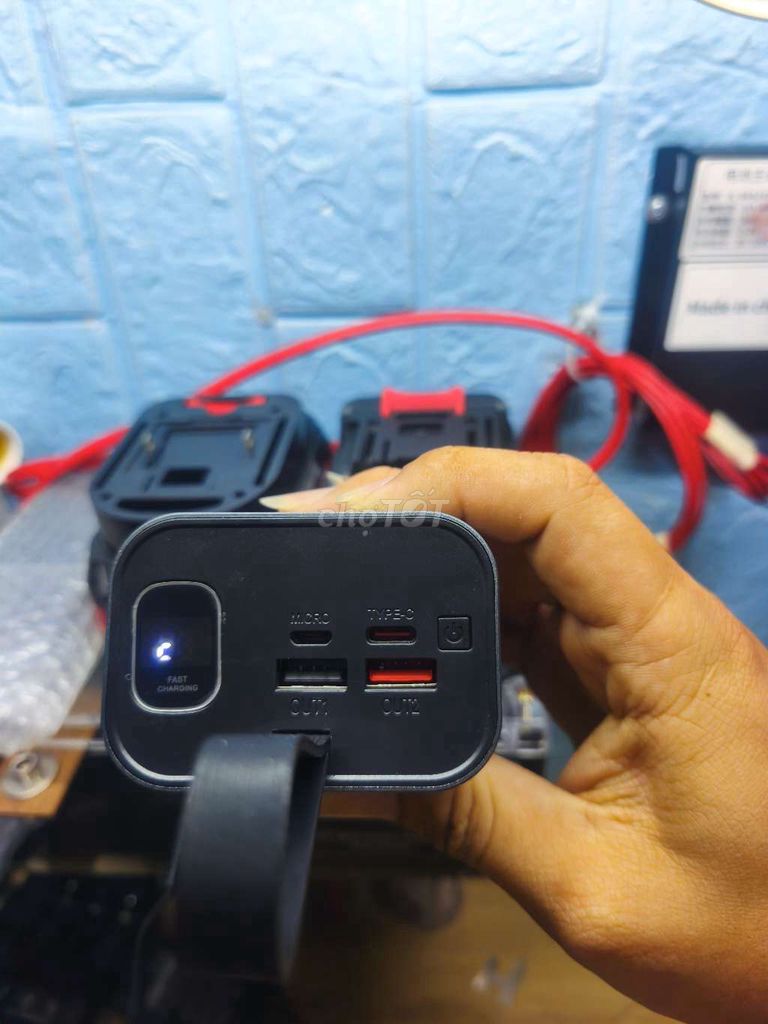 Фото 2: Внешний аккумулятор 30000mAh с алюминиевым корпусом