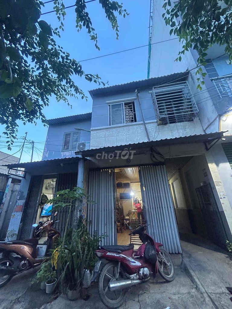 Фото 2: 300m² ngang 8m dài 34m sát mặt tiền kế Tân Bình, dòng tiền 40 triệu/tháng