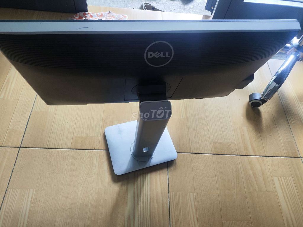 Фото 2: Монитор Dell 23 дюйма Поворотный Черный