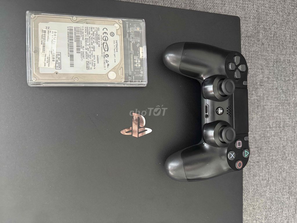 Фото 2: Sony PS4 Pro 1TB черный с геймпадом, прошитый GoldHEN