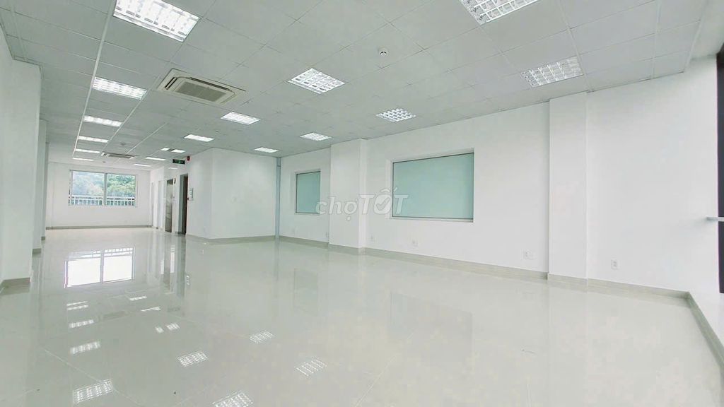 Фото 3: Аренда дома, фасад 32A Phan Dang Luu, район 6, округ Биньтхань