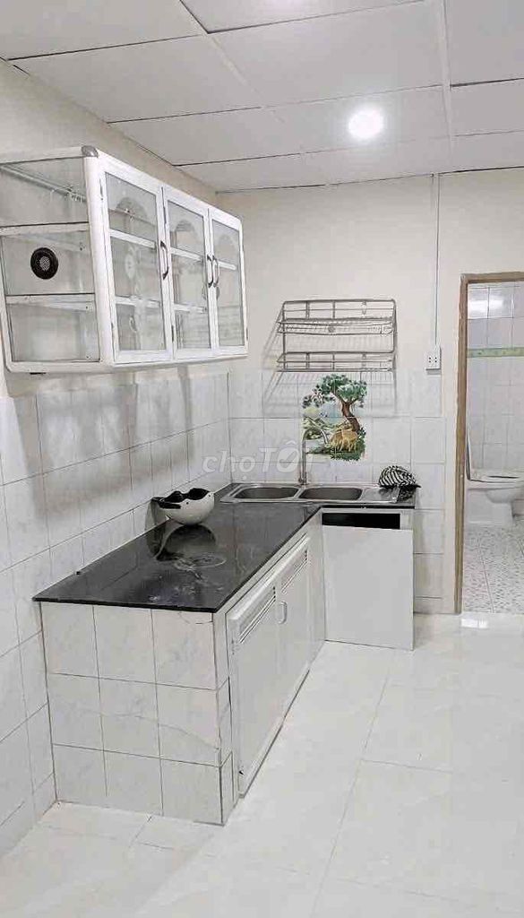 Фото 3: Сдам дом на улице Лай Суан Оай, рядом с Ле Ван Вьет, 2 спальни, 2 санузла, 7,5 млн