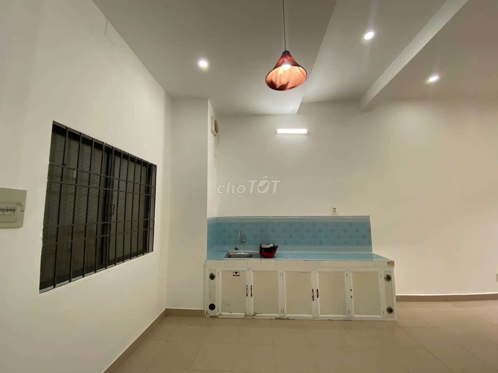 Chung cư có thang máy 2 tỷ 350 sổ đỏ lâu dài Hùng Vương Đà Lạt