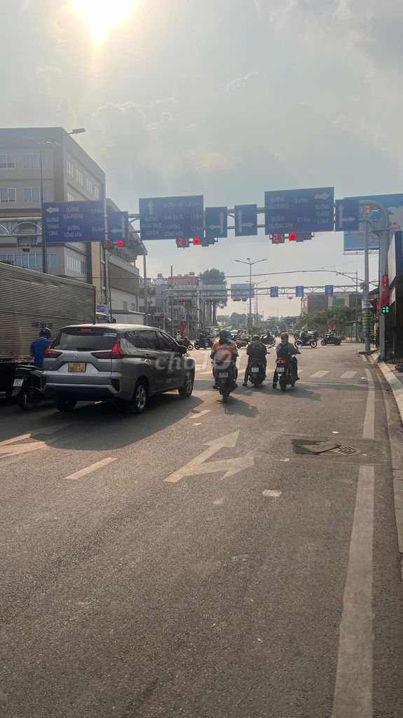 Фото 3: 2 МАТИЧНЫХ ФАСАДА PHAN THÚC DUYỆN, TÂN BÌNH - 10x10м - 3 ЭТАЖА - ЦЕНА 55 МЛН