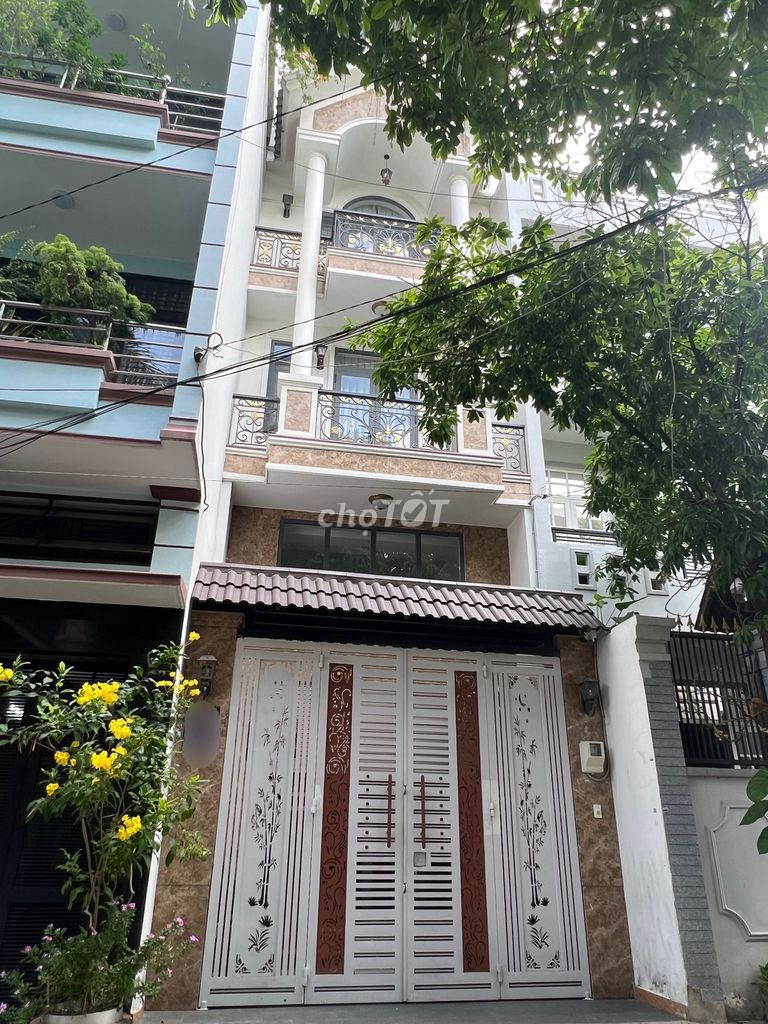 Дом в переулке, сквозной проезд 8 м 💎 Dương Quảng Hàm, район 5 🏠 4x20 м 💎 3 этажа — 4 спальни — 5 санузлов