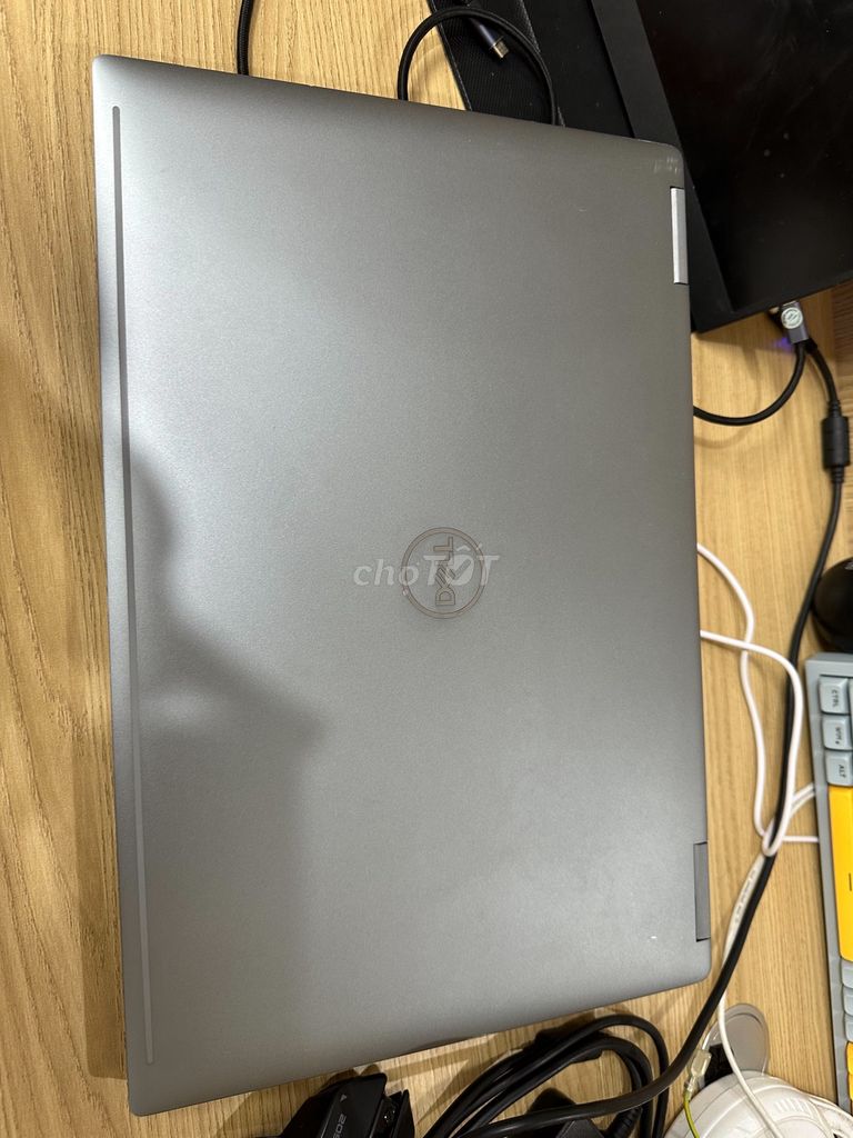 Фото 3: Dell Precision 7740 i7-9750H 17.3 inch 32GB/512GB