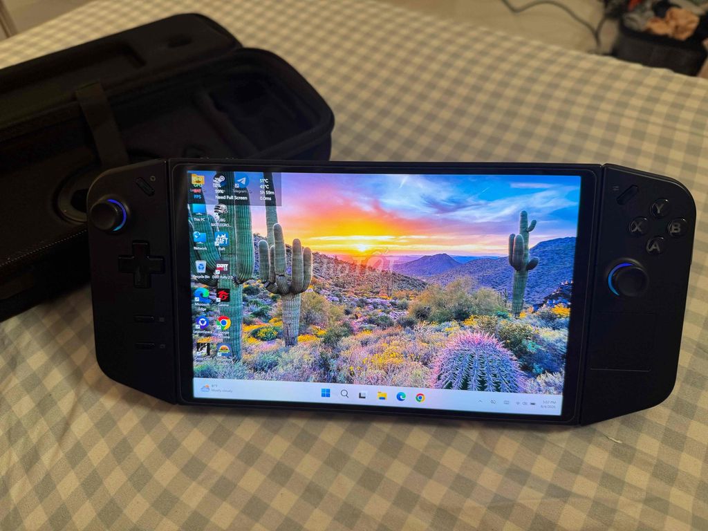 Портативная игровая консоль Lenovo Legion Go, черная