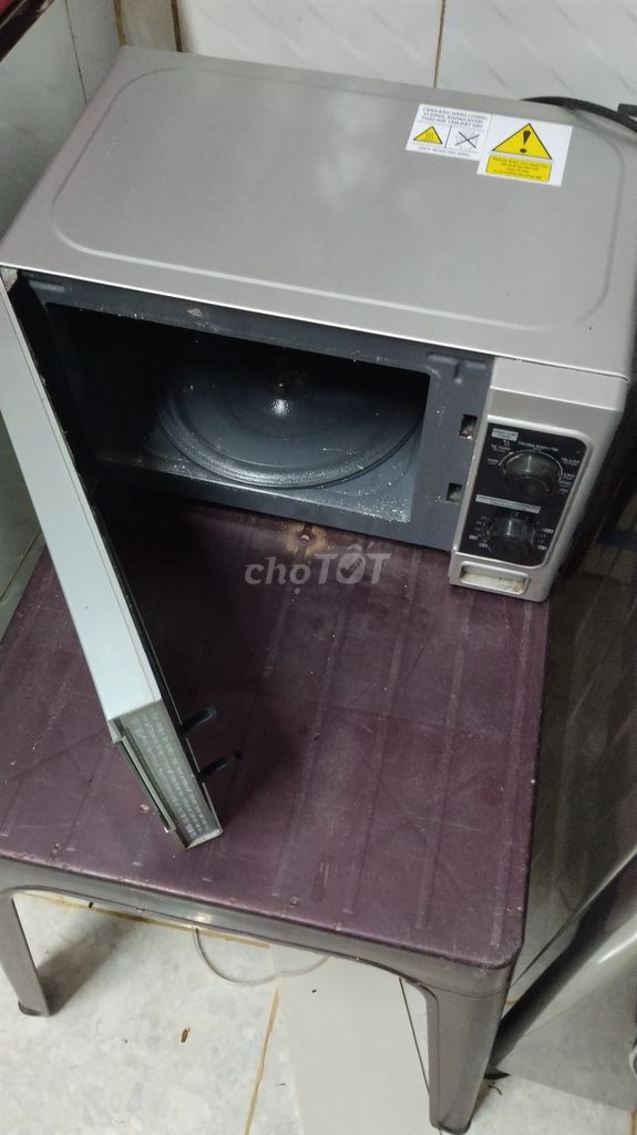 Фото 3: Микроволновая печь Toshiba серебристая