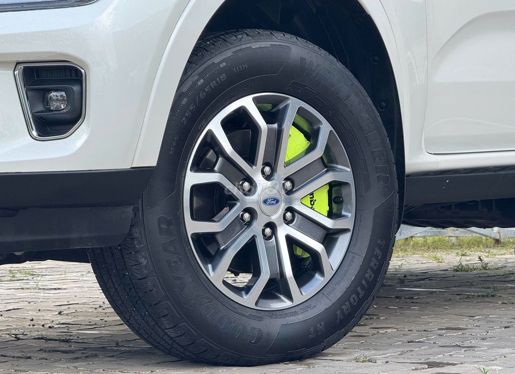 Фото 2: Ford Everest Ambiente 2025 Белый 25.000км