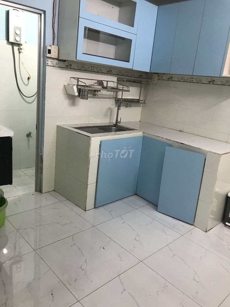 Фото 3: Дом 1 этаж, ещё новый, 4м x 11м, 2 спальни (есть 2 кондиционера), переулок 3м Хонг Банг