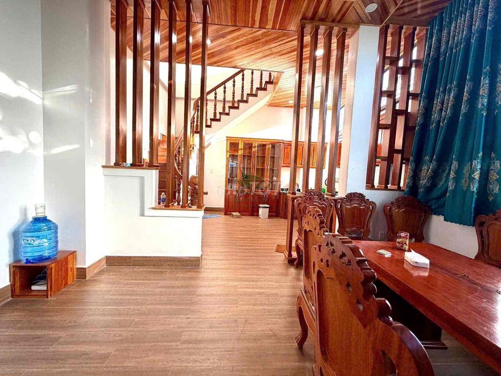 🏡 СДАЁТСЯ ДОМ ЦЕЛИКОМ – ЛЫ ЗЯ, ДАЛАТ 📍 Расположение на большой дороге, удобно