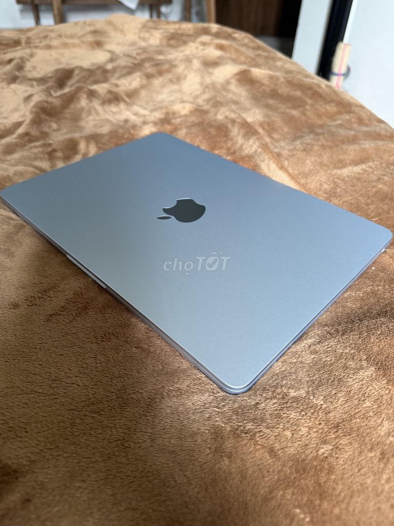 Apple MacBook Air 13 M5 16GB/512GB как новый