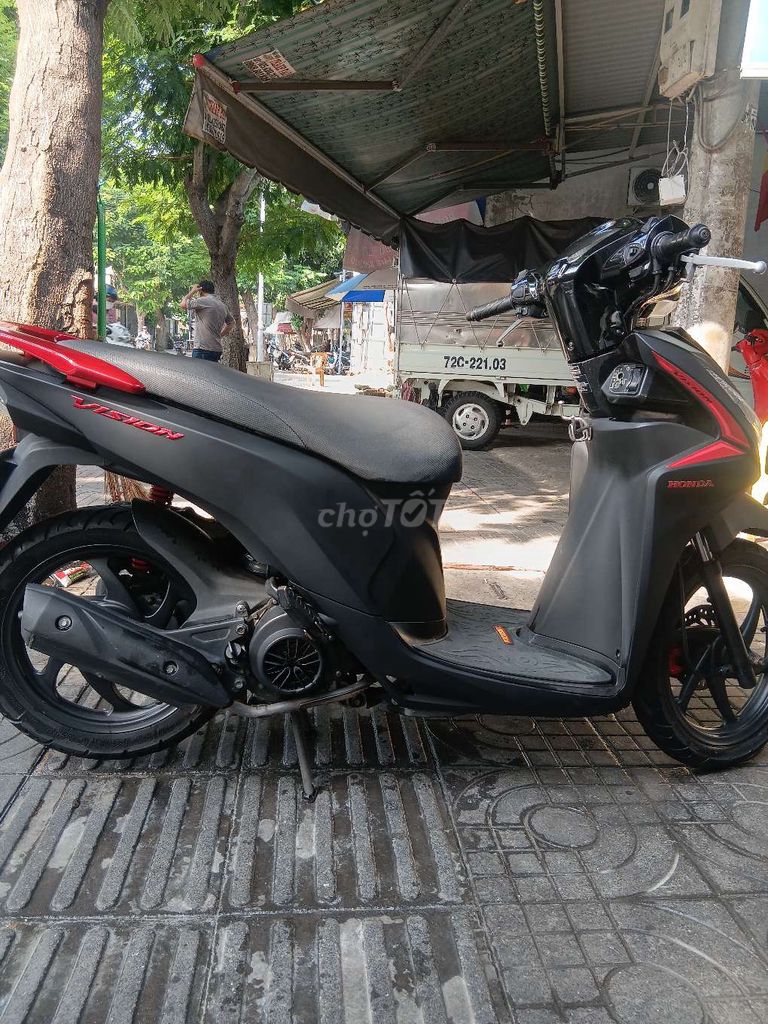 Фото 3: Honda Vision чёрный