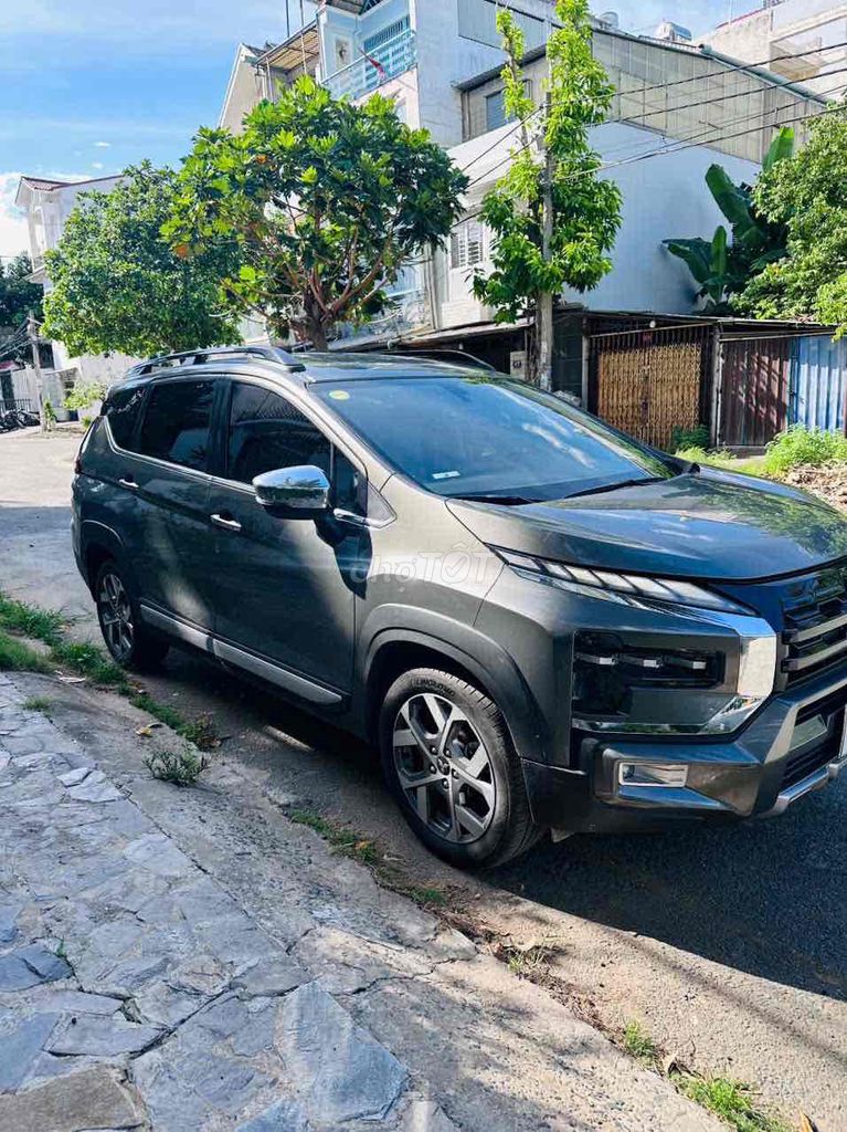 Mitsubishi Xpander Cross 2024 Серый 7 мест
