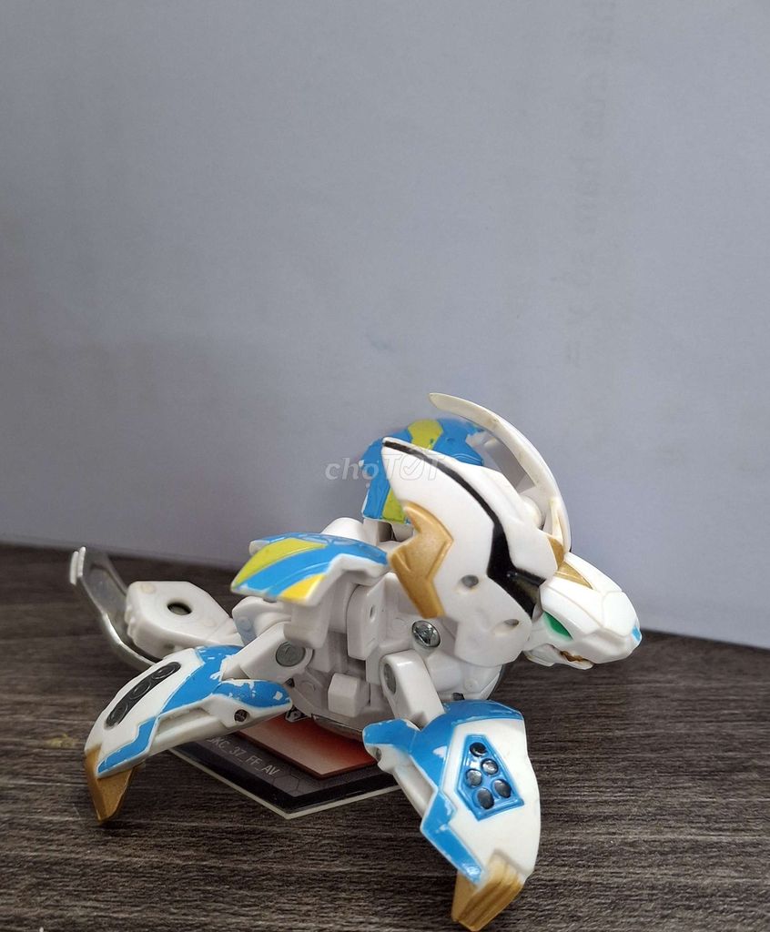 Фото 2: Игрушка Bakugan Kilan Leoness, пластик, с лёгкими потёртостями краски