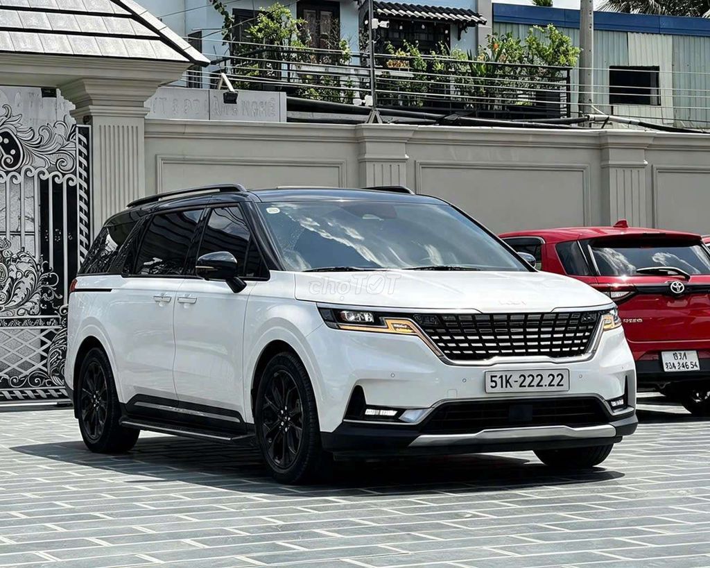 Фото 3: KIA CARNIVAL SIGNATURE 2023 Белый 7 мест