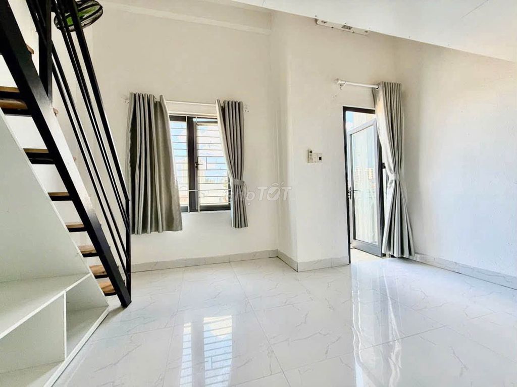 Фото 3: Duplex с балконом, полная меблировка - Унг Ван Кхием, Нгу Хань Шон - 6,5 млн