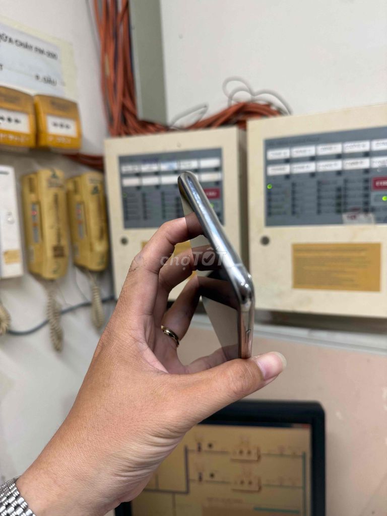 Фото 3: Apple iPhone 11 Pro Max 256GB Серебристый б/у