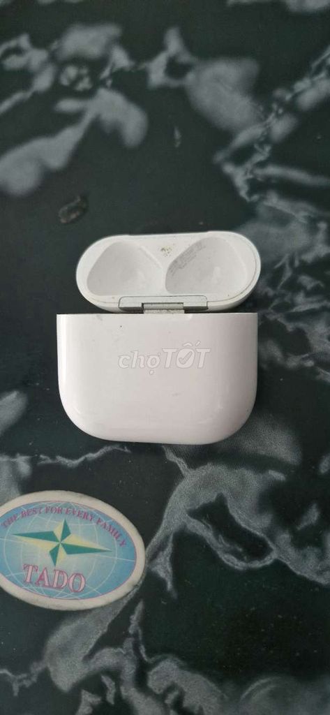 Фото 2: Зарядный кейс Apple AirPods Pro Белый Б/У