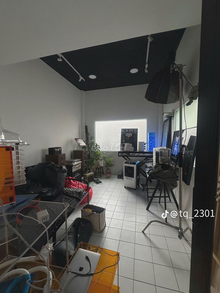 Фото 3: Аренда помещения на 1-м этаже (60 м², отдельный санузел), фасад улицы Хоанг Ша, квартал Тан Динь
