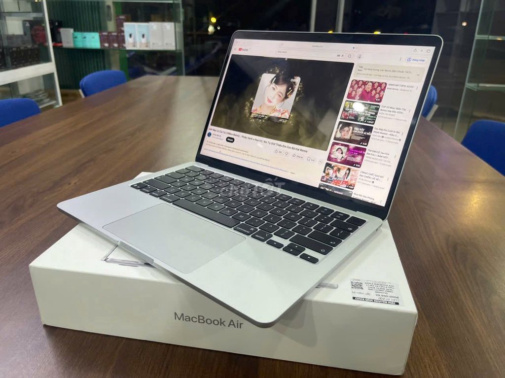 Apple MacBook Air 13 M5 16GB/512GB Silver Like New