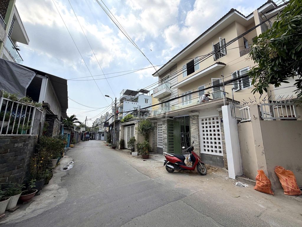 Переулок для автомобилей, улица 13, Бинь Чынг Тэй, район 2 | 52,1 м² (4x13), 3 этажа, красная книга