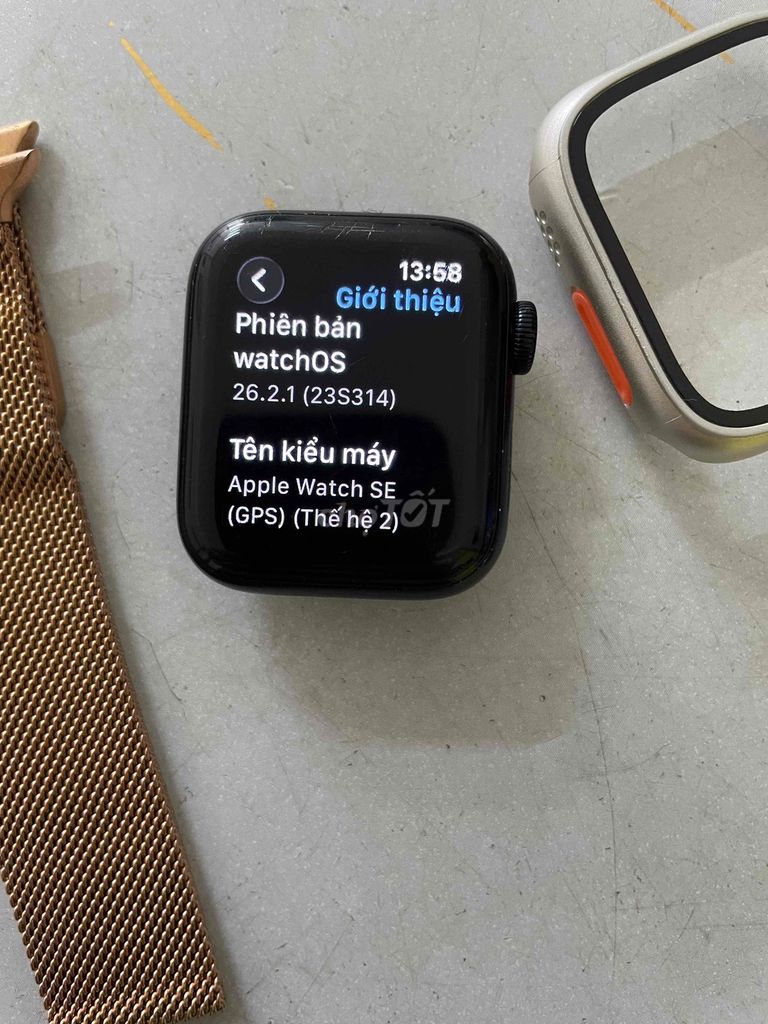 Фото 2: Apple Watch SE (GPS) 2 Черный