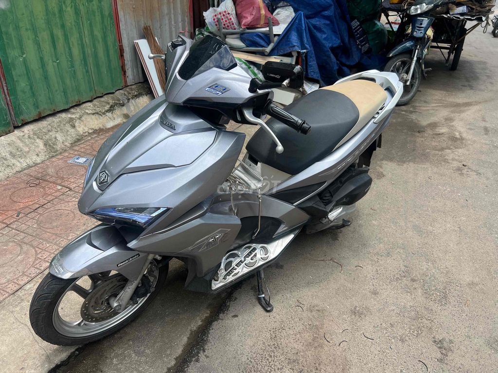 Фото 2: Honda Air Blade 2019 Серый 56000 км