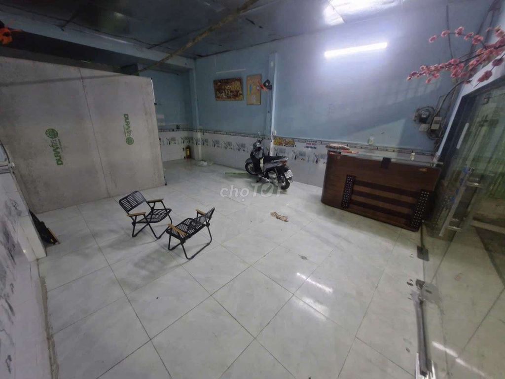 Фото 3: ДОМ 5*12, ФАСАД НА УЛИЦЕ ЛЕ ВАН ЛЫОНГ, УДОБЕН ДЛЯ РАЗНОПРОФИЛЬНОГО БИЗНЕСА