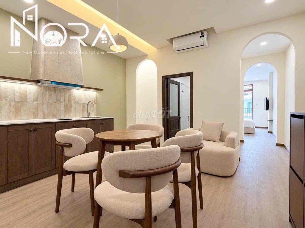 TRẦN QUỐC TOẢN – КРАСИВАЯ КОМНАТА В ЦЕНТРЕ