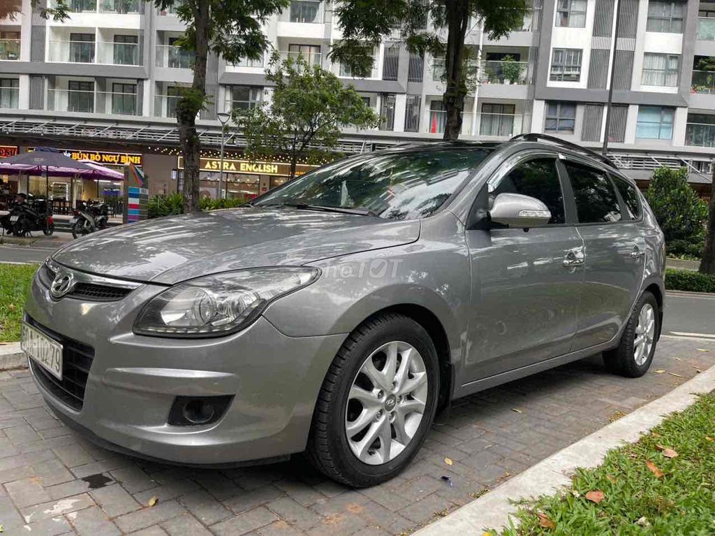 Фото 2: Hyundai i30 2011 Серый 5 мест