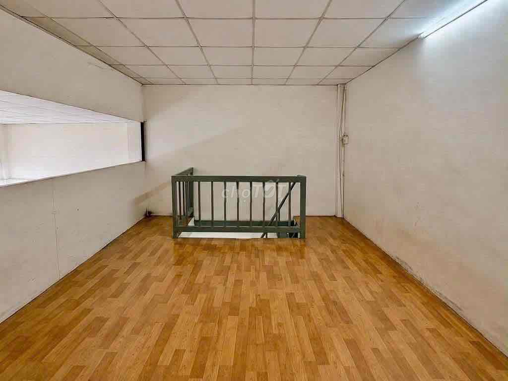 Фото 3: СДАЁТСЯ ДОМ 45 БУЙ ДИНЬ ТУИ, П.26, РАЙОН БИНЬТХАНЬ