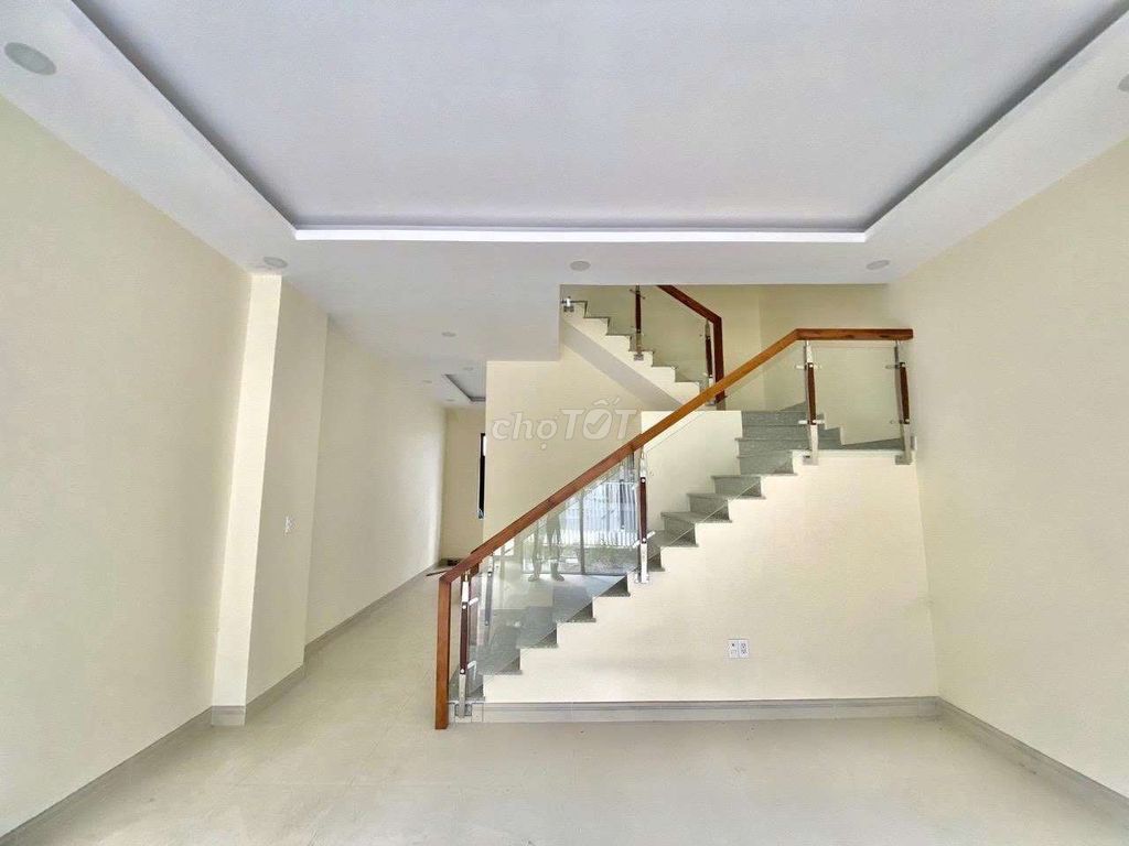Фото 2: 15 triệu nhà phố 1 trệt 3 lầu sẵn máy lạnh trống sẵn