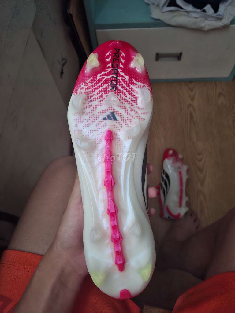 Фото 2: Футбольные бутсы Adidas Predator мужские розовые
