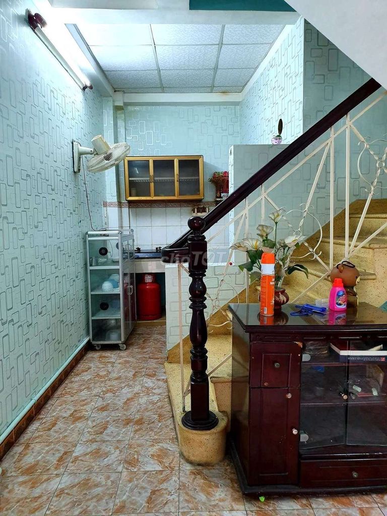 Фото 2: Собственник сдаёт дом целиком 7,5 млн/месяц (2 спальни с кондиционерами)
