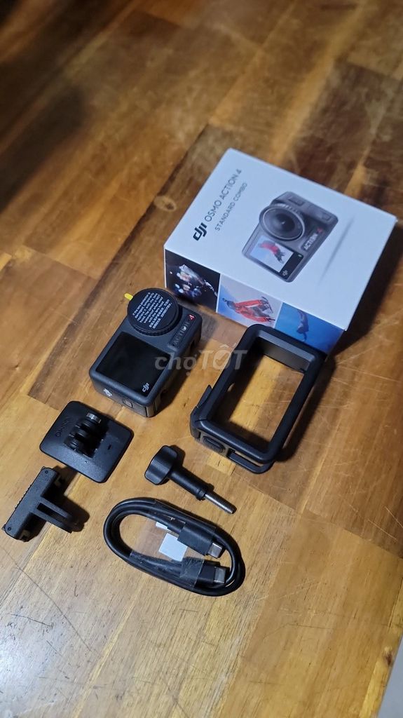 Продаю Dji Action 4, базовая версия, с длительной гарантией