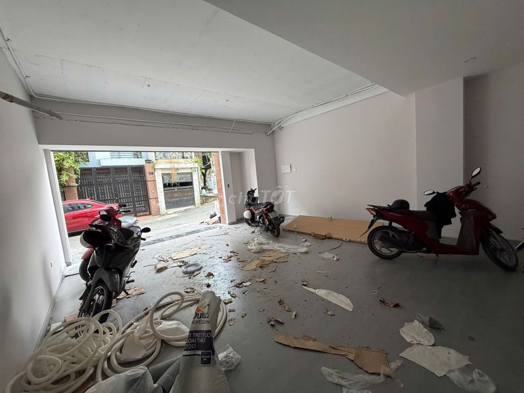 Фото 3: Сдается помещение с фасадом в самом центре Тандинь, район 1, 65 м², после свежего ремонта