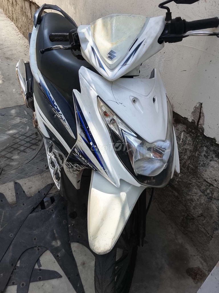 Suzuki Fi белый