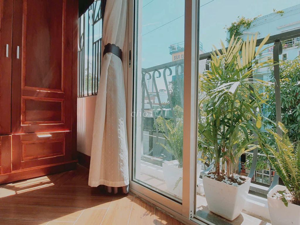 Фото 2: Сдаётся квартира 35 м², с балконом, прямо у моста Дракона, рядом с пляжем Микхе