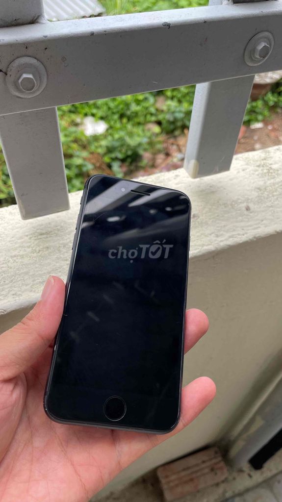 iPhone 8