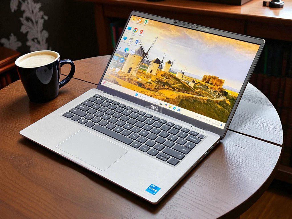 Фото 2: Dell 5420 i5-1145G7 14 inch 8GB/256GB Silver Like New