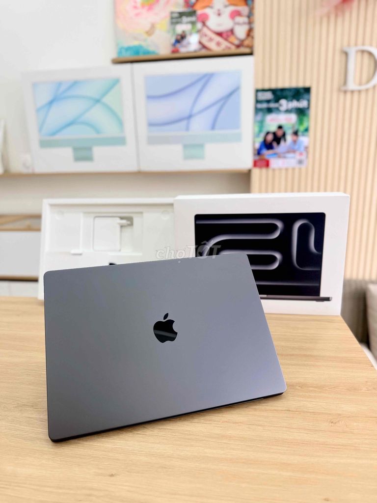 MBP M5 Max 16 дюймов 64GB/2TB, зарядка 3 раза, оригинал VN