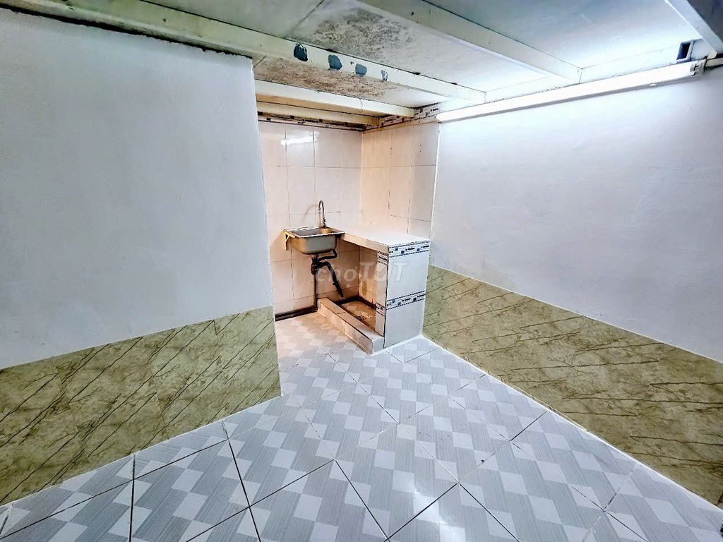Фото 3: Дешёвая красивая комната с антресолью, кондиционером, кухней, отдельным санузлом рядом с Университетом Hutech Дьенбьенфу