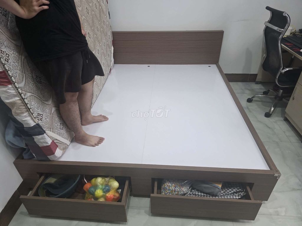 Кровать An Cường из ДСП 1,8x2 м, коричнево-белая
